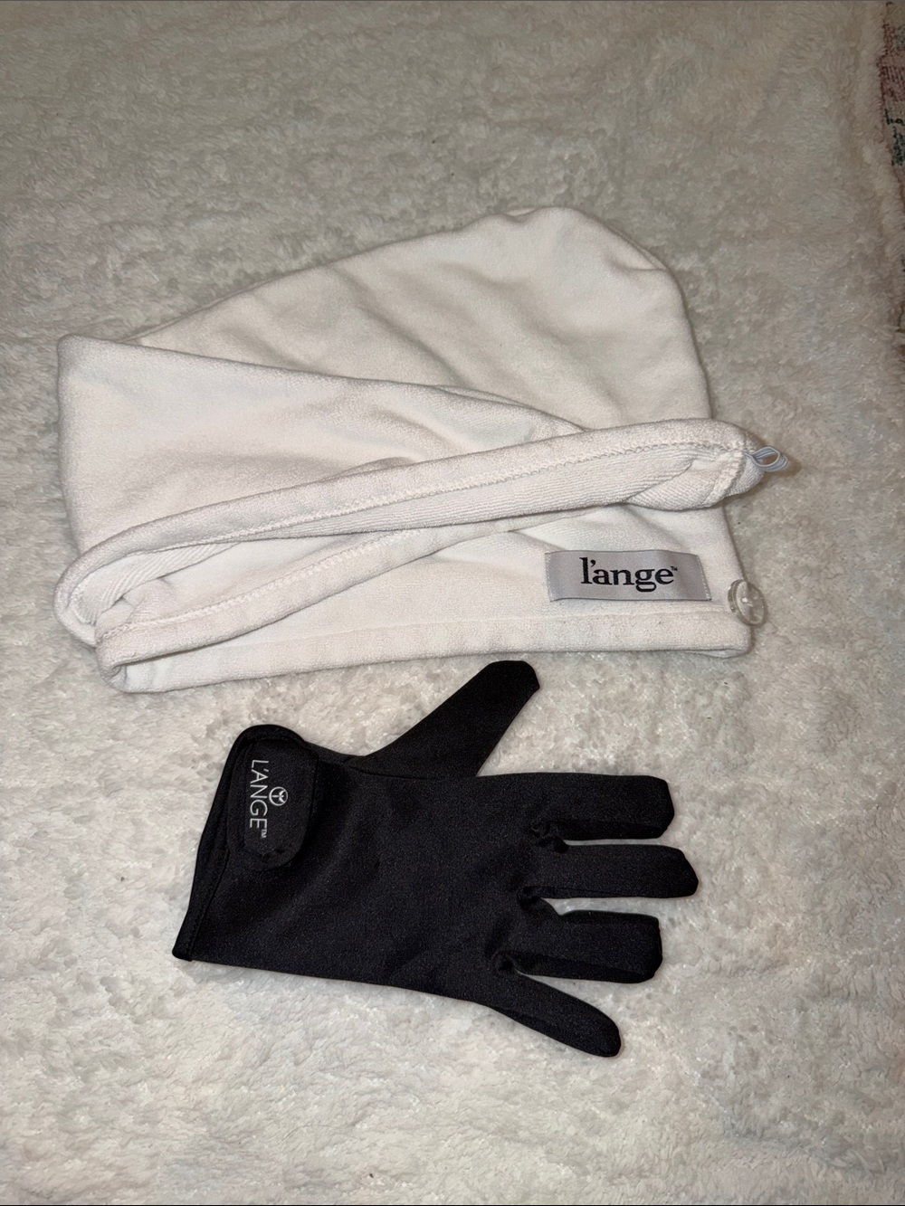 Lange White Microfiber Hair Wrap with Black Styling Glove